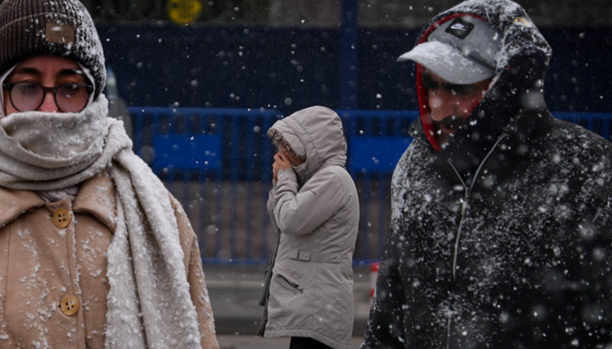 İstanbula yeniden kar geliyor Tarih verildi: Hava sıcaklıkları değişiyor... Meteorolojiden kuvvetli yağış ve fırtına uyarısı: 8 ilde alarm