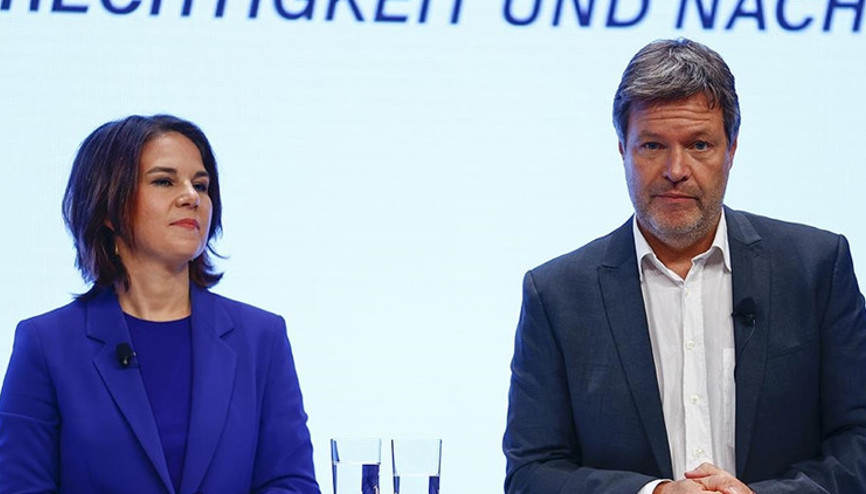 Eski Bakan Baerbock ve Habeck’e hakaret içeren şiir