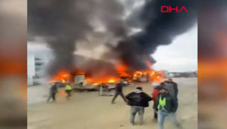 Arnavutköy’de işçi konteynerlerinde yangın Kontrol altına alındı