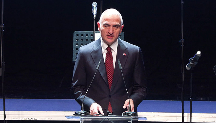 Bakan Ersoy: Sanatın her dalını milletimizin her kesimiyle buluşturuyoruz