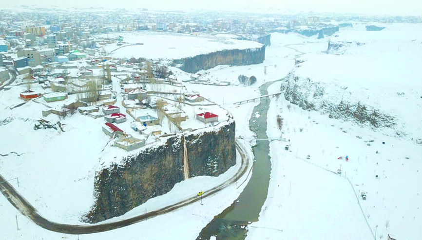 Kar altında bir doğa harikası: Murat Kanyonu’nda kış trekkingi