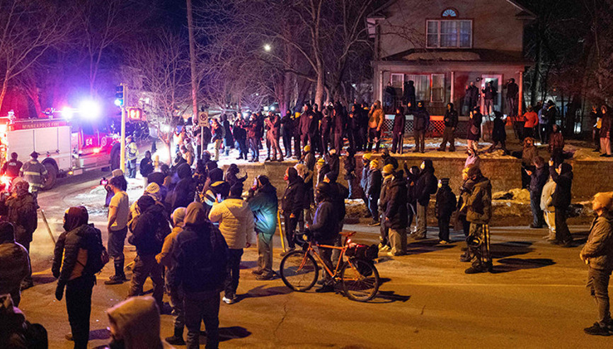 Trumpın polisi Minnesotada bir kişiyi daha vurdu: ABDde tansiyon yükseldi