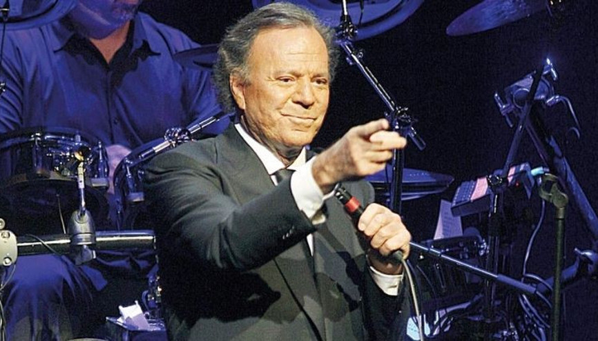 Julio Iglesias taciz iddialarını reddetti