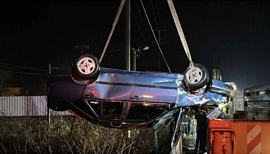 Kocaelide çaya düşen otomobildeki baba ve oğlu hayatını kaybetti