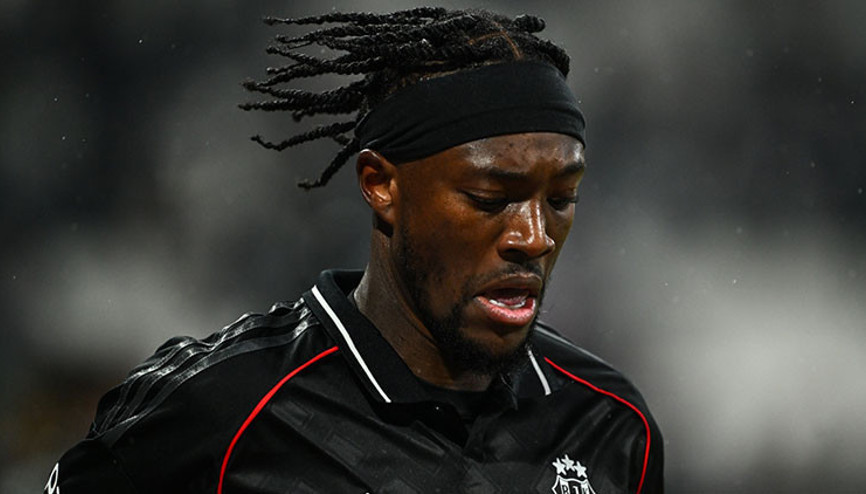 Aston Villa, Abraham için Dolmabahçeye geldi
