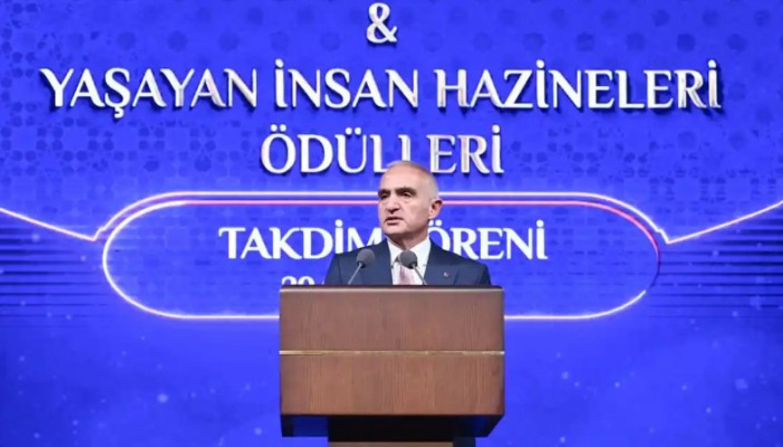 Bakan Ersoy, Kültür ve Turizm Bakanlığı Özel Ödülleri ve Yaşayan İnsan Hazineleri Ödül Töreninde konuştu