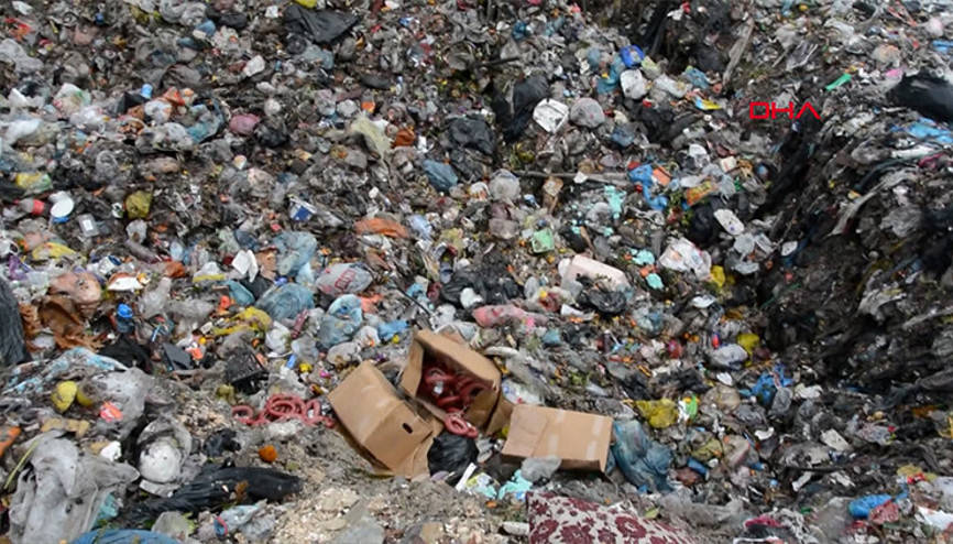 Yolcu otobüsünde taşınan sucuk ve çiğ köfteler imha edildi