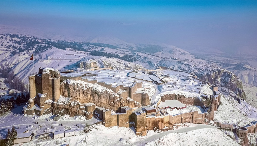 Binlerce yıllık tarih beyaz örtüyle büyülüyor: Harput
