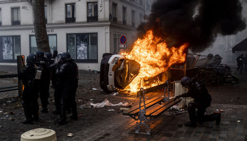 Almanyada YPG/SDG yandaşları taşkınlık çıkardı: Polise, kamu malına ve iş yerlerine saldırdılar