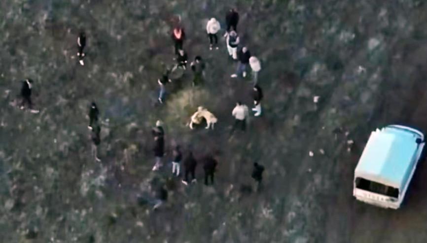 Afyonkarahisarda jandarma köpek dövüşünü dronla tespit etti: 14 kişi gözaltına alındı Afyonkarahisarda jandarma köpek dövüşünü dronla tespit etti: 14 kişi gözaltına alındı