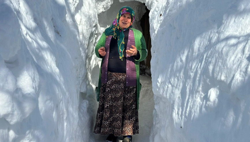 Kar tünelleri ile yaşamlarını sürdürüyorlar: Burada kış çok zor geçiyor