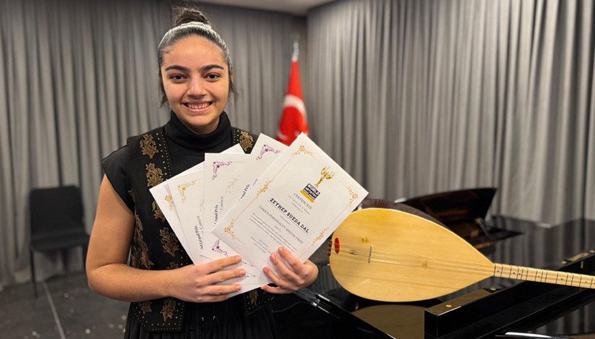 Liseli Zeynep Haydar Haydar türküsü ile 9 ödül kazandı