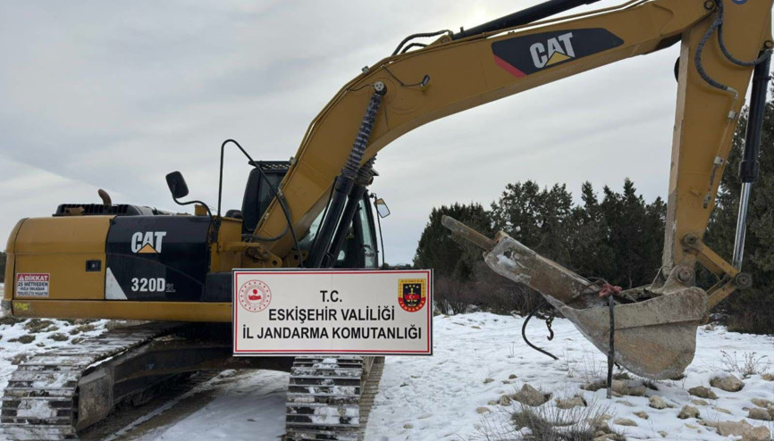 Eskişehir’de kaçak kazıya 8 gözaltı