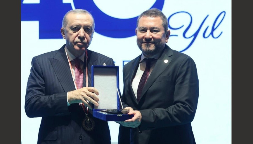 İzmirli iş insanına Erdoğan’dan plaket