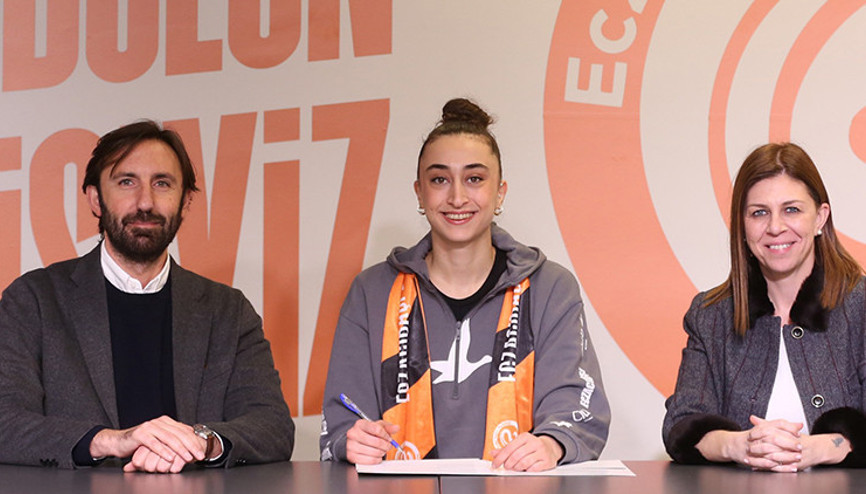Eczacıbaşı Elif Şahinle sözleşme yeniledi