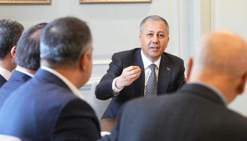 Bakan Yerlikaya, Ezidi toplumu temsilcilerini kabul etti