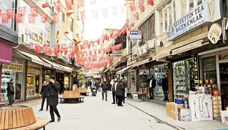 Nusaybin bayrağa saldırıya tepkili