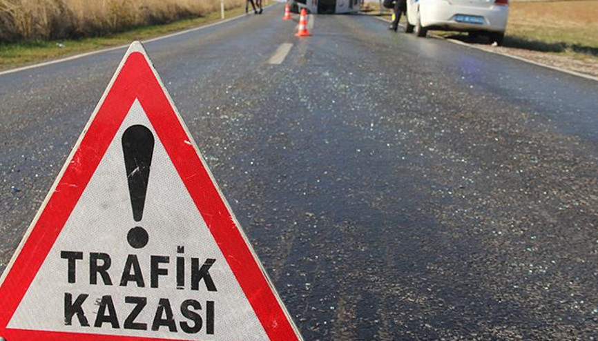 Burdurda yolcu otobüsü devrildi: 12 kişi yaralandı