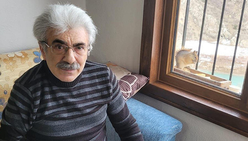 Adını Rıfkı koydu: Her gün penceresine gelip karnını doyuruyor