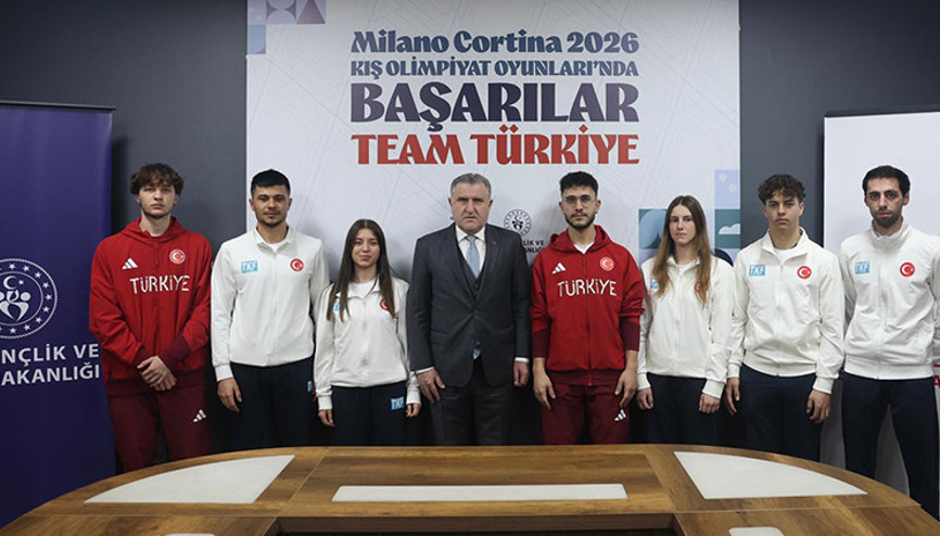 Bakan Bak, 2026 Kış Olimpiyatlarına katılacak milli sporcuları kabul etti