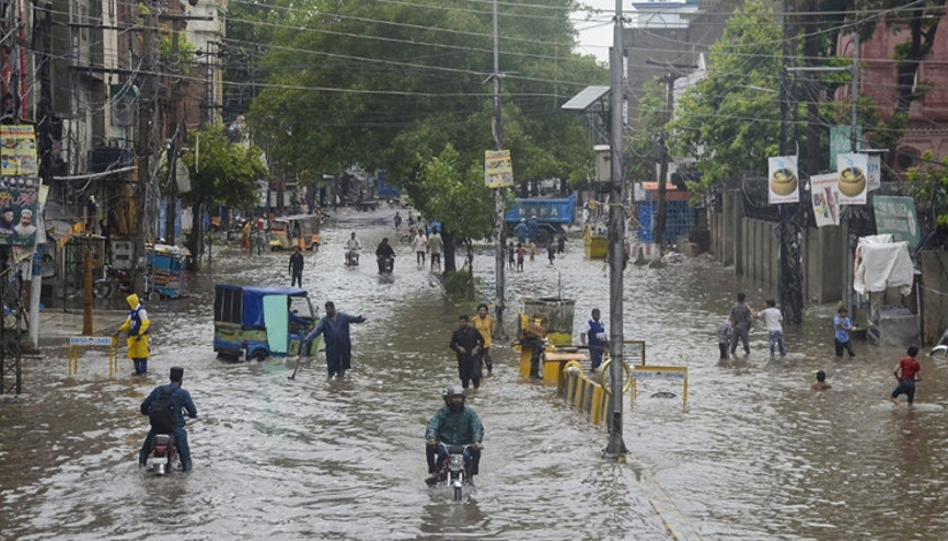 Pakistanda şiddetli yağışlar 5 kişinin ölümüne yol açtı