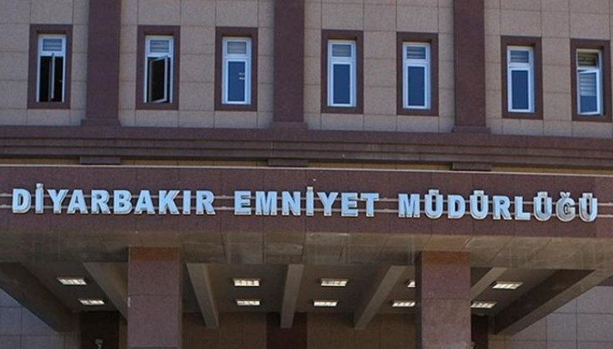 Diyarbakırda emniyetin önüne el yapımı patlayıcı atıldı… 2 şüpheli aranıyor