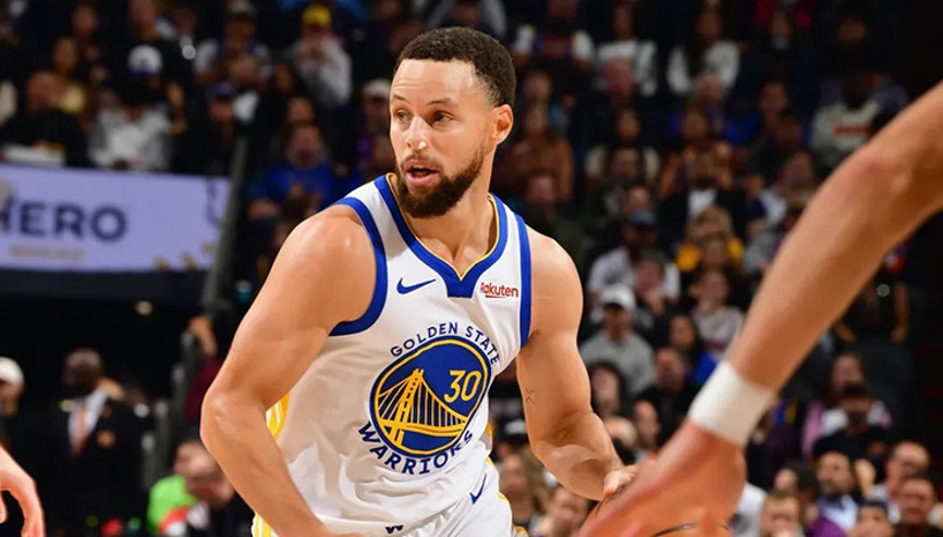 Stephen Curry NBA tarihine geçti
