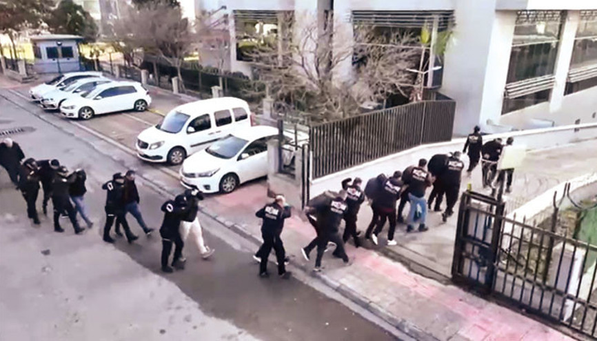 Tantunicileri haraca bağlayan ‘Lavaş’ çetesi paketlendi Tantunicileri haraca bağlayan ‘Lavaş’ çetesi paketlendi
