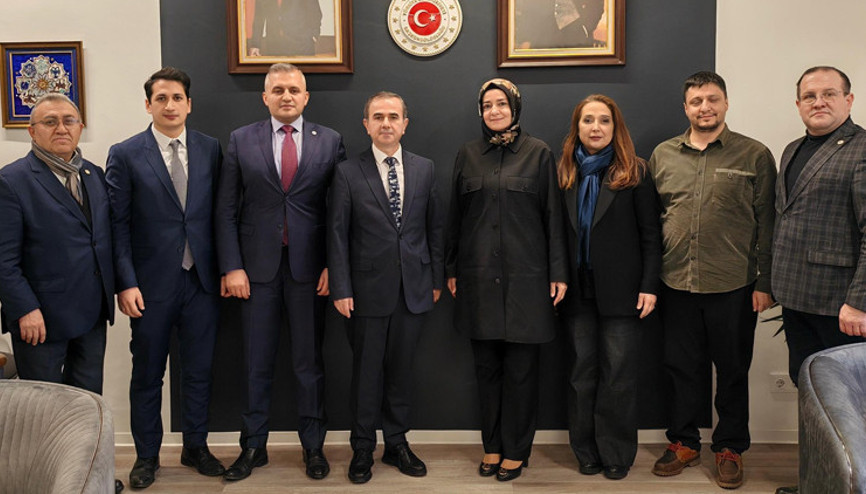 Betül Sayan Kaya Hamburgda temaslarda bulundu