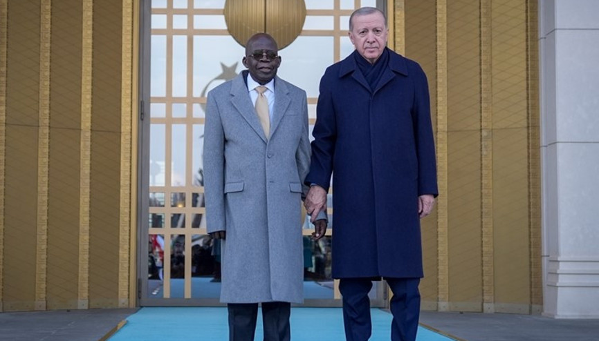 Cumhurbaşkanı Erdoğan, Nijeryalı mevkidaşı Tinubuyu resmi törenle karşıladı