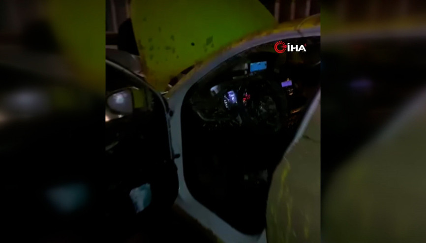 Çamura sapladıkları taksi sürücüsünü darp edip kaçtılar