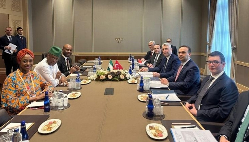 Bakanlar Bolat ve Kacır, Nijeryalı Bakan Enoh ile bir araya geldi