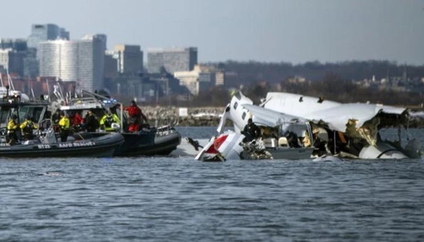 67 kişi ölmüştü: ABDde son 25 yılın en büyük havacılık faciası İşte felaketin simülasyonu...