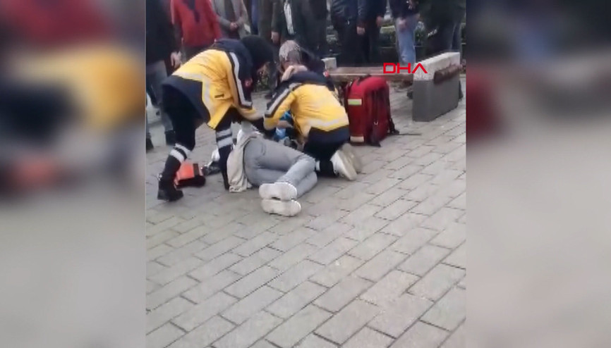 Fatih Mısır Çarşısının girişinde silahlı saldırı; vurduğu kişinin başında bekledi