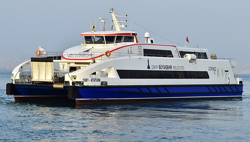 İzmirde vapur seferleri iptal edildi