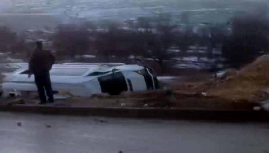 Gaziantepte işçi servisi devrildi: 10 yaralı