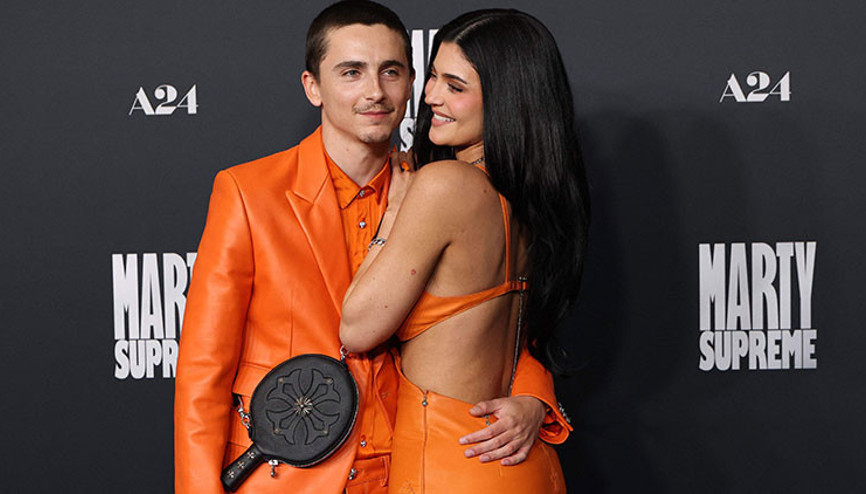 Aşkını sahneden haykırmıştı… Ünlü çift nişan yolunda: Ona şimdiden ‘kocacığım’ demeye başlamış