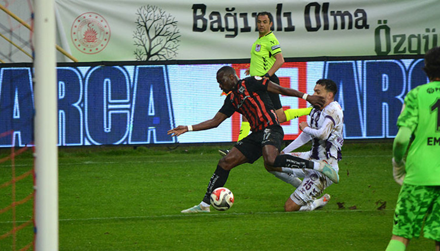 Çorum FK evinde tek golle kazandı