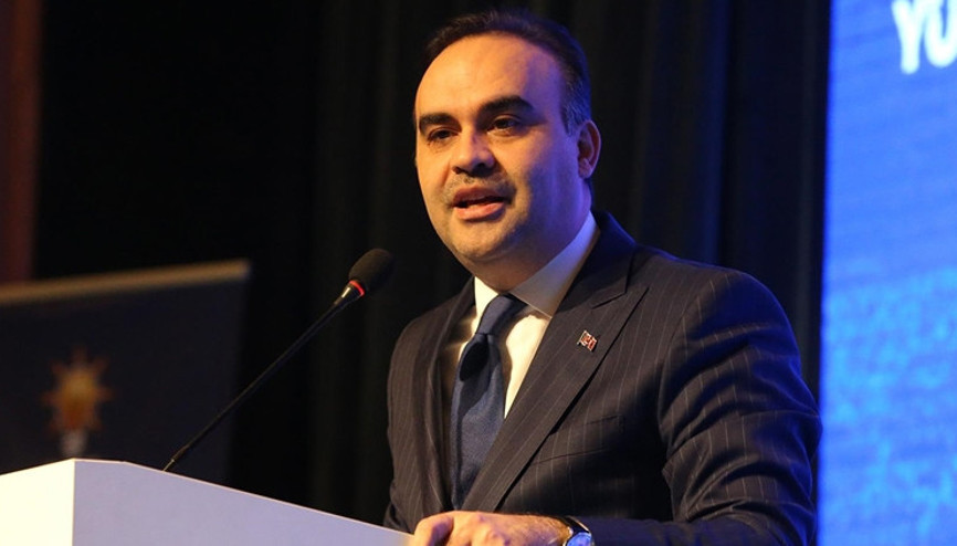 Bakan Kacır Kahramanmaraşta hak sahiplerine anahtarlarını teslim etti