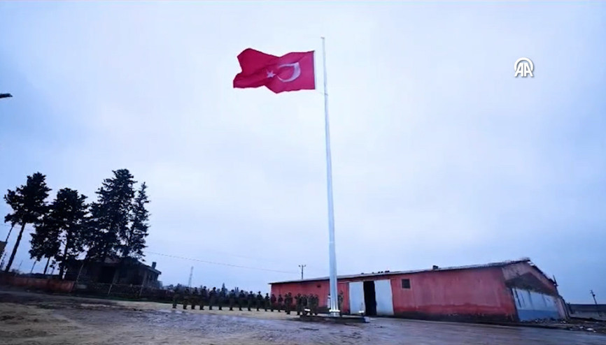 Terör örgütü YPG yandaşlarının Türk bayrağına saldırdığı alan, hudut karakolu sınırları içerisine alındı Terör örgütü YPG yandaşlarının Türk bayrağına saldırdığı alan, hudut karakolu sınırları içerisine alındı
