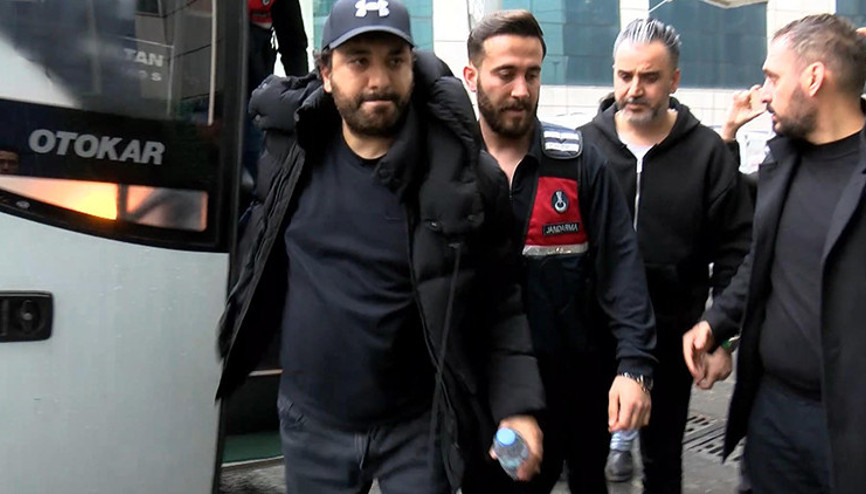 Aralarında Hasan Can Kaya ve Reynmen de var: Uyuşturucudan gözaltına alınan 11 kişi serbest bırakıldı Aralarında Hasan Can Kaya ve Reynmen de var: Uyuşturucudan gözaltına alınan 11 kişi serbest bırakıldı