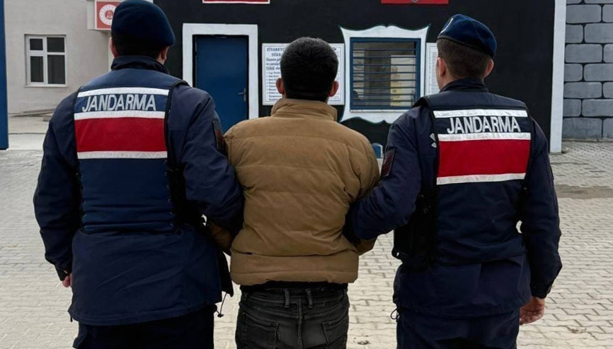 Jandarma aranan 50 kişiyi yakaladı Jandarma aranan 50 kişiyi yakaladı