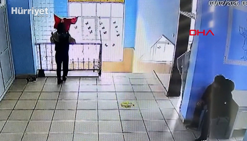 Diyarbakır’da 5’inci sınıf öğrencisinin bayrak hassasiyeti kamerada