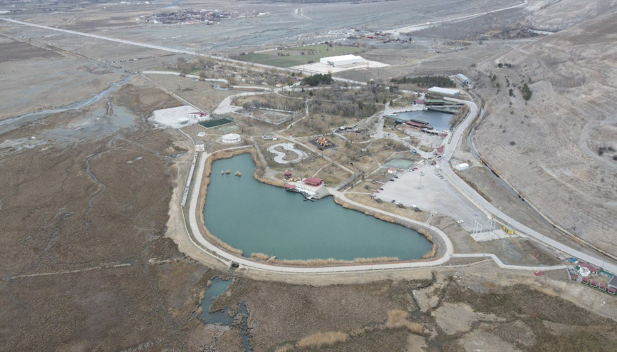 Dünyada ender görülen doğal oluşumlardan biri 5 farklı su kaynağı, birbirine karışmadan akıyor... Bu gerçekten olağanüstü bir durum Dünyada ender görülen doğal oluşumlardan biri 5 farklı su kaynağı, birbirine karışmadan akıyor... Bu gerçekten olağanüstü bir durum