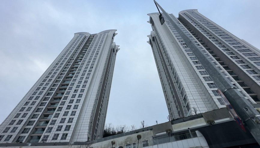 İstanbul - Sarıyer’de 12 yaşındaki Fikret Ömer 30uncu kattan düşerek hayatını kaybetti