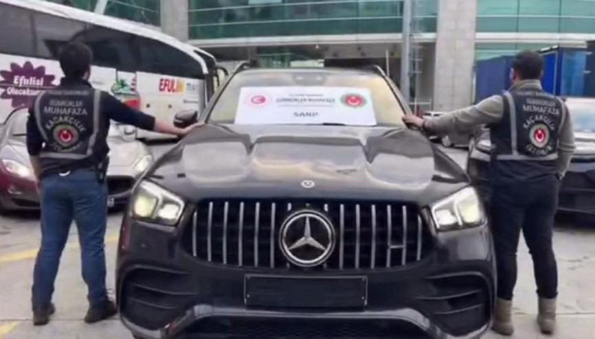 Gümrükte sahte emeklilik oyunu çöktü… 600 milyon liralık 65 lüks araca el konuldu: 22 gözaltı Gümrükte sahte emeklilik oyunu çöktü… 600 milyon liralık 65 lüks araca el konuldu: 22 gözaltı
