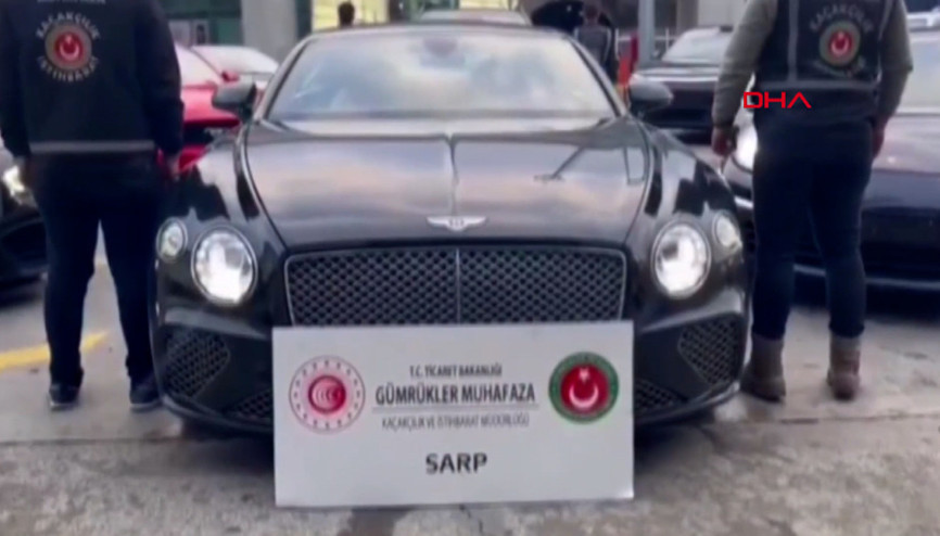 Gümrükten usulsüz geçirilen 65 lüks araca el konuldu