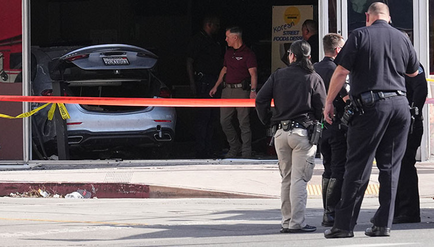 Markete dalan araç facia yaşattı: Ölü ve yaralılar var