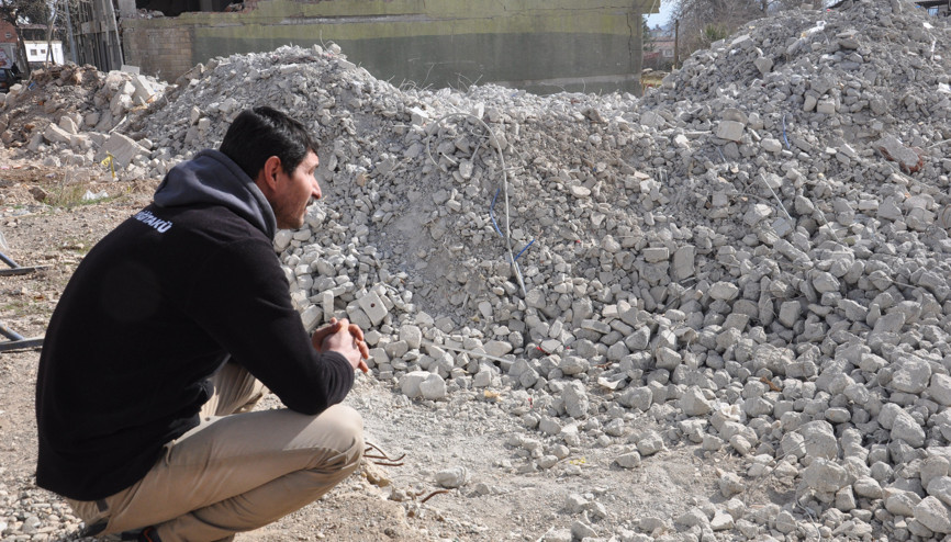 Eşi ve oğlunu kaybettiği enkazdan 132 saat sonra kurtarılan baba: Kızım beni hayata bağladı