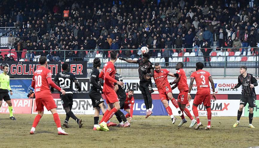 Vanspor, Çorum FKyı 3 golle geçti